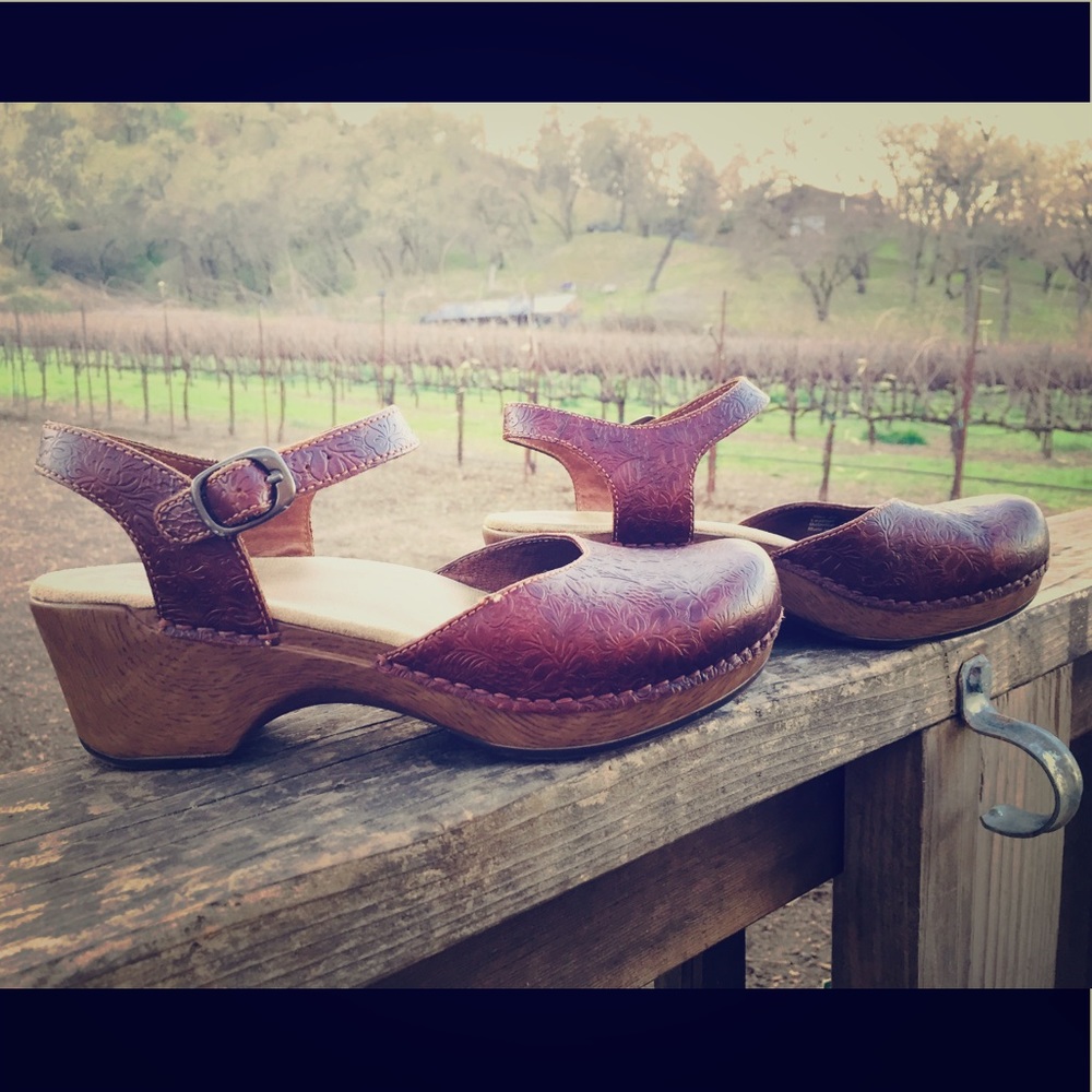 Dansko Sandal | Tooled Leather | 39 8.5-9